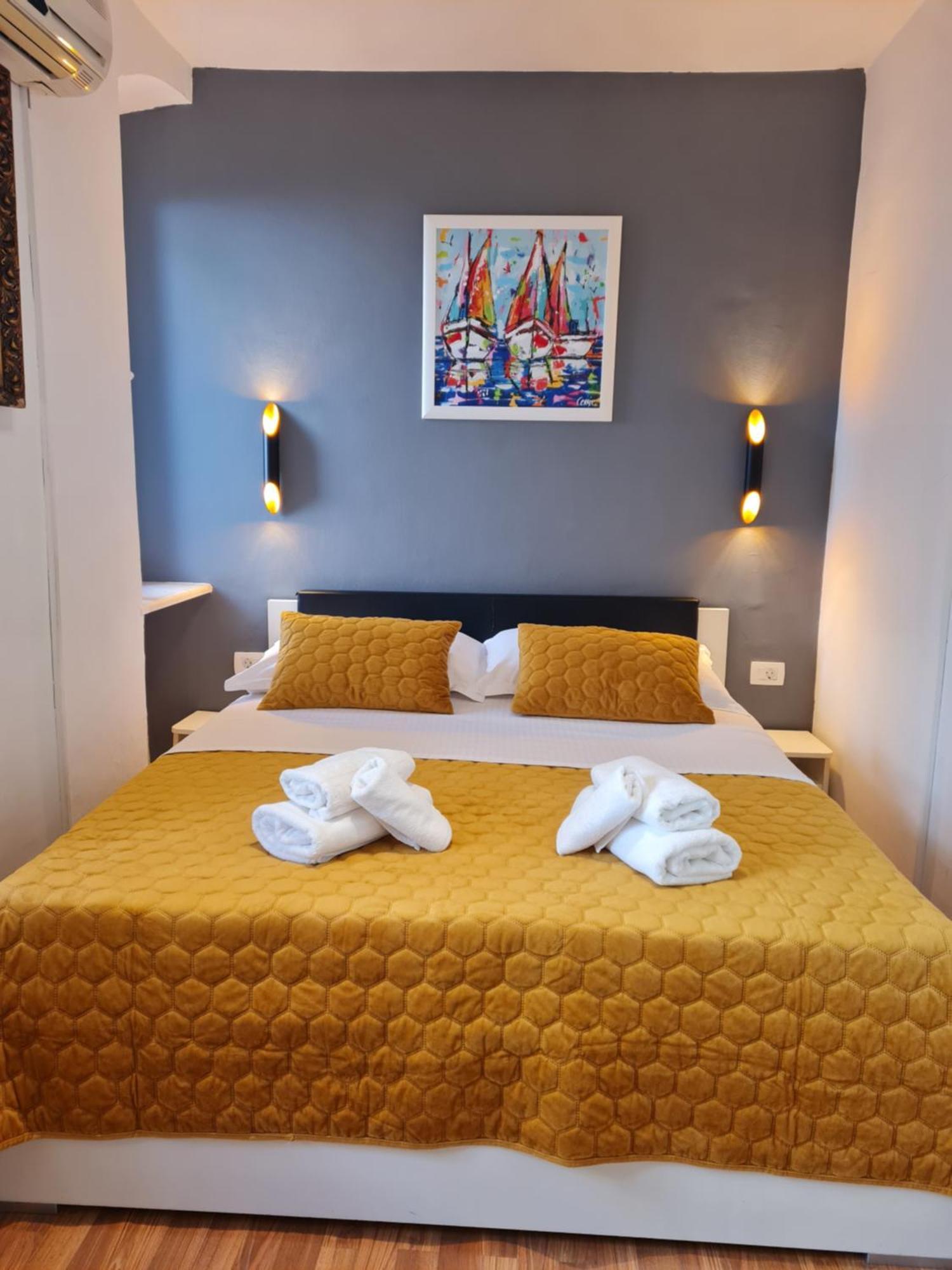 Inchy Accommodation - In The Center Of Diocletian'S Palace Split Exterior foto